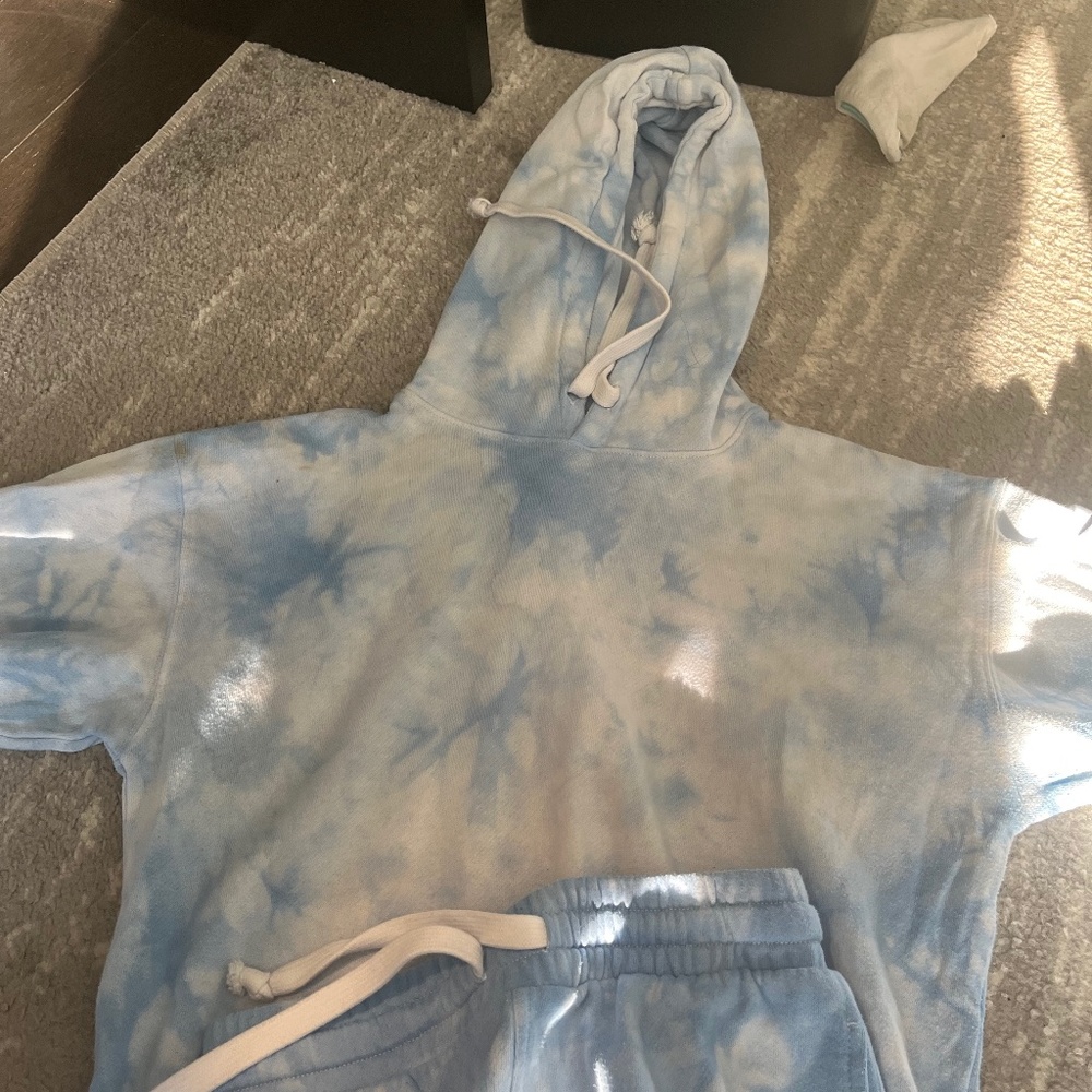 Katie J NYC Cloud Sweatsuit (Large Hoodie and Medium Sweats)